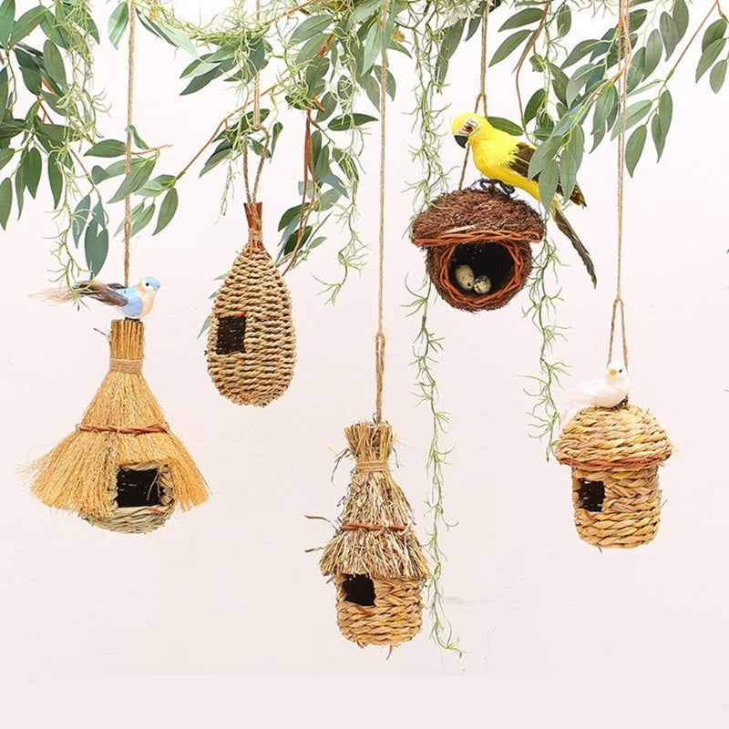 Hand-Woven Bird House Natural Grass Bird Nest Shelter Hut Small Bird Hideaway Outside Sparrows Hanging Parrot Nest Houses Pet B