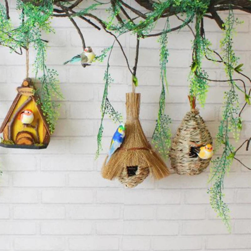 Hand-Woven Bird House Natural Grass Bird Nest Shelter Hut Small Bird Hideaway Outside Sparrows Hanging Parrot Nest Houses Pet B