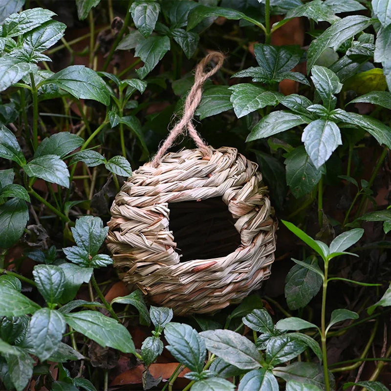 Casa de ninho de beija-flor, ninho de pássaros, gaiola de pássaros suspensa, casa de pássaros, ninho de palha pendurado à mão, grama natural, pássaro para jardim, pátio