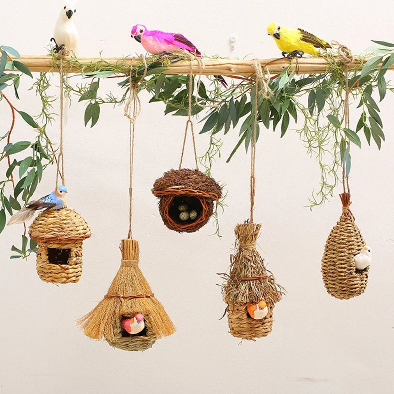 Hand-Woven Bird House Natural Grass Bird Nest Shelter Hut Small Bird Hideaway Outside Sparrows Hanging Parrot Nest Houses Pet B